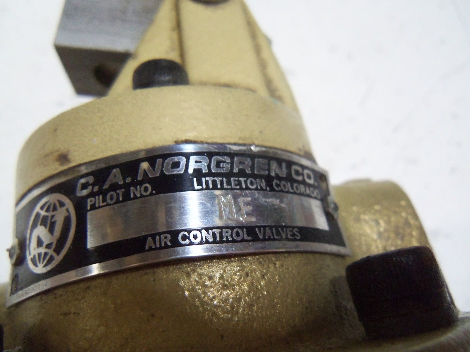 NORGREN E1025C-C1 POPPET VALVE AS PICTURED UNMP