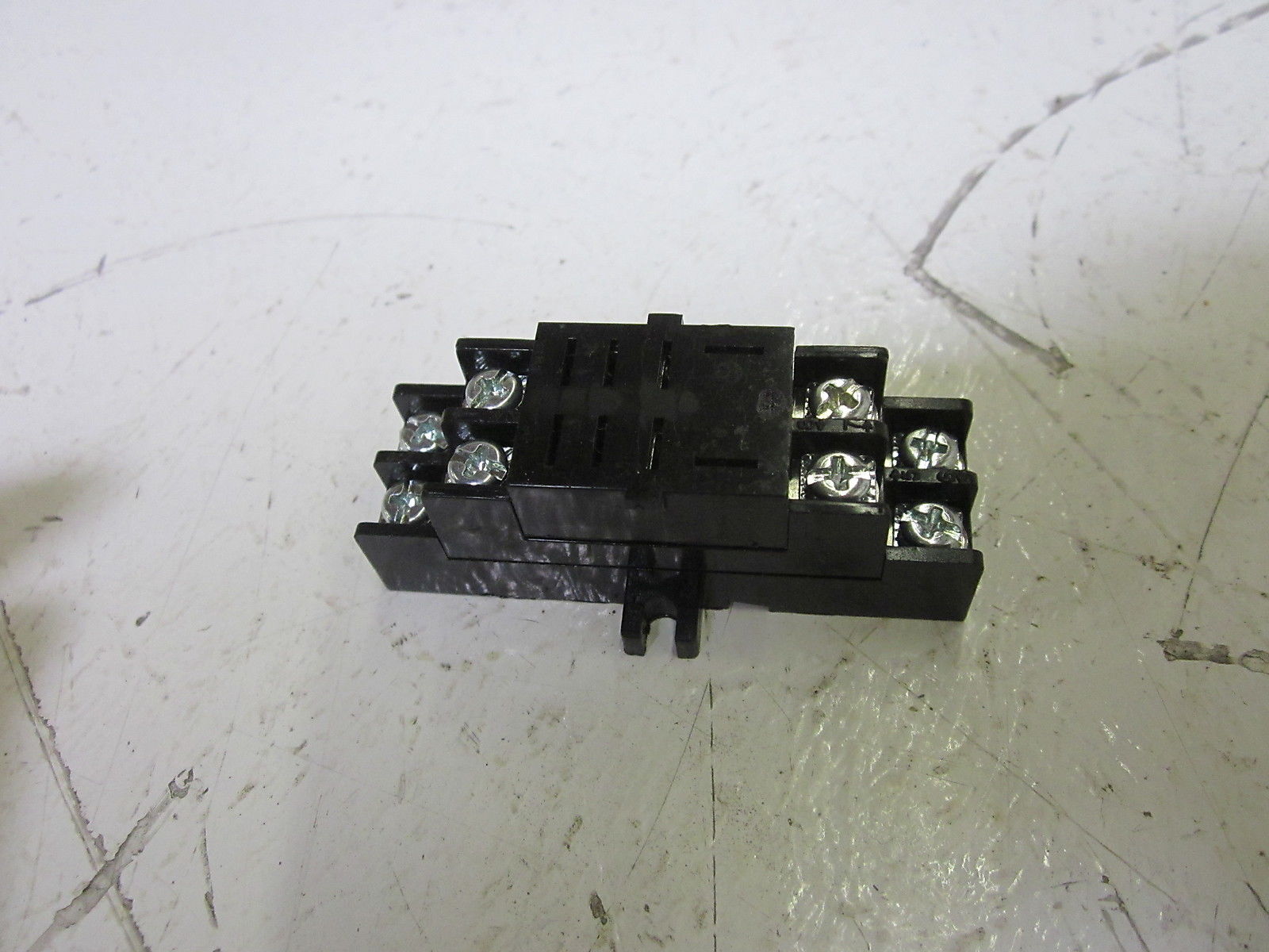 NTE R95-110  8PIN SOCKET RELAY NSMP