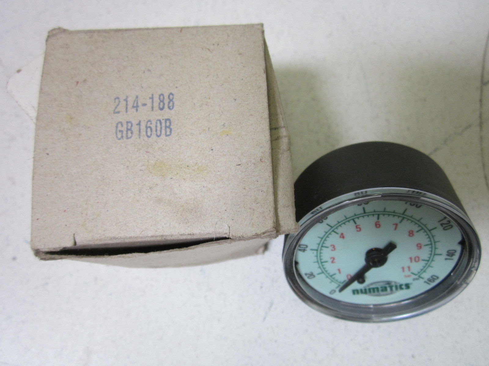 NUMATICS PRESSURE GAUGE 0-160 214-188 *NEW IN BOX*
