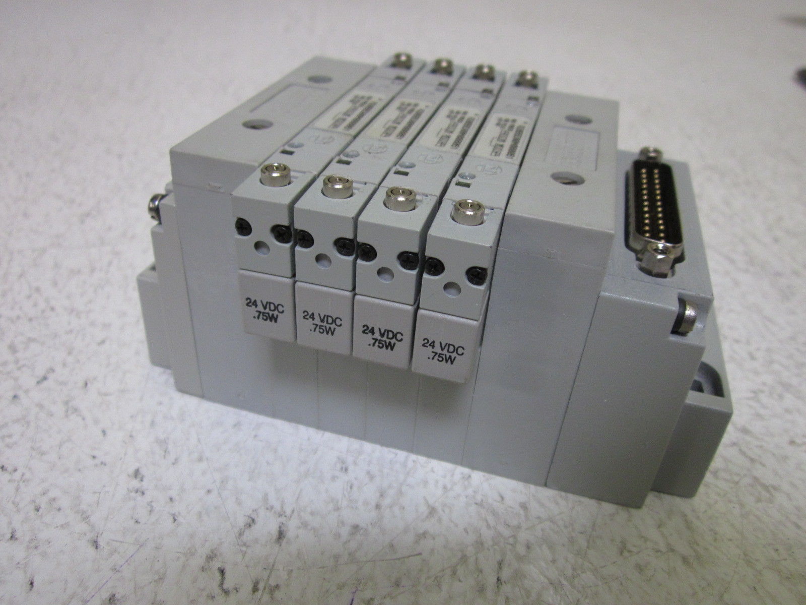 NUMATICS R20BBD00M000061 MANIFOLD *USED*