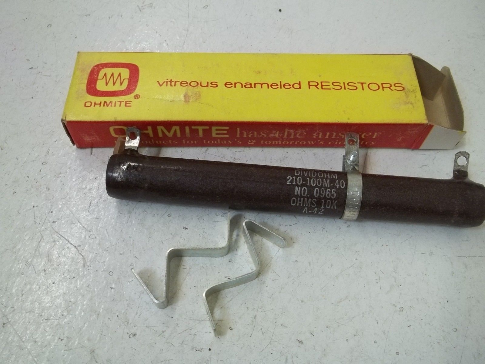 OHMITE 0965 (210-100M-40) RESISTOR 100WATTS, 10K OHMS *NEW IN A  BOX*