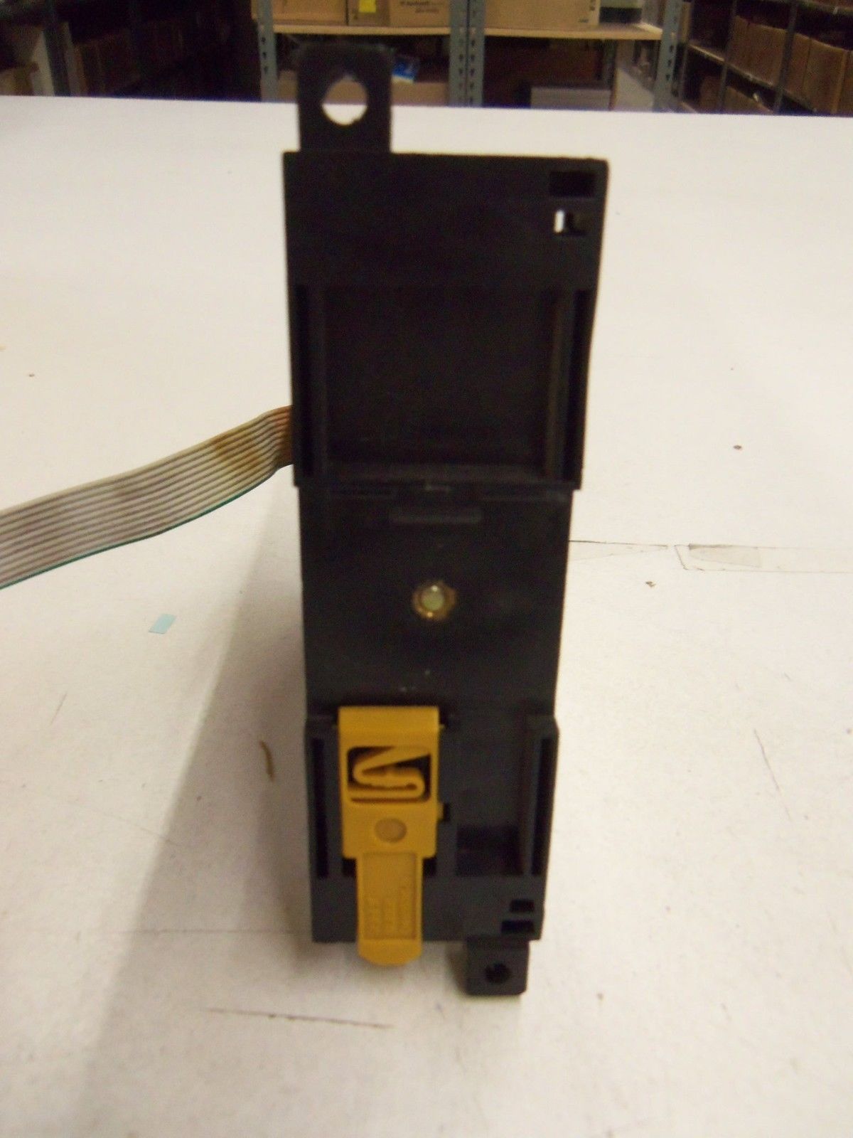 OMRON 3G2A3-IA221 *USED*