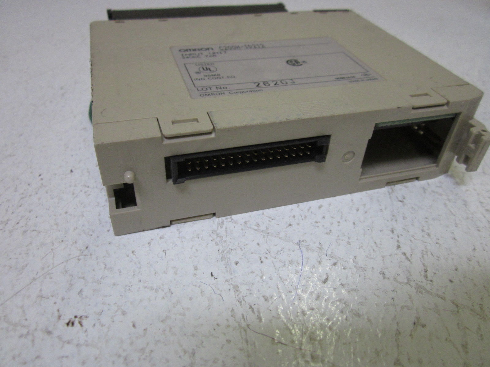 OMRON C200F-ID212 INPUT UNIT 24VDC UNMP