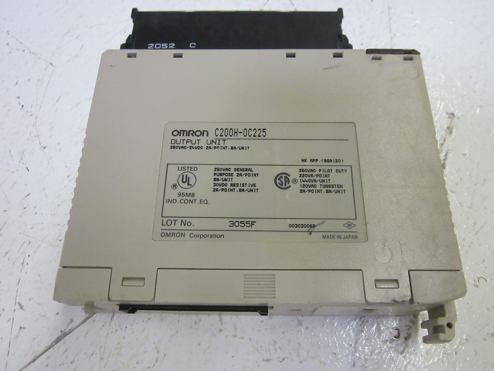 OMRON C200H-0C225 OUTPUT UNIT 250VAC *USED*