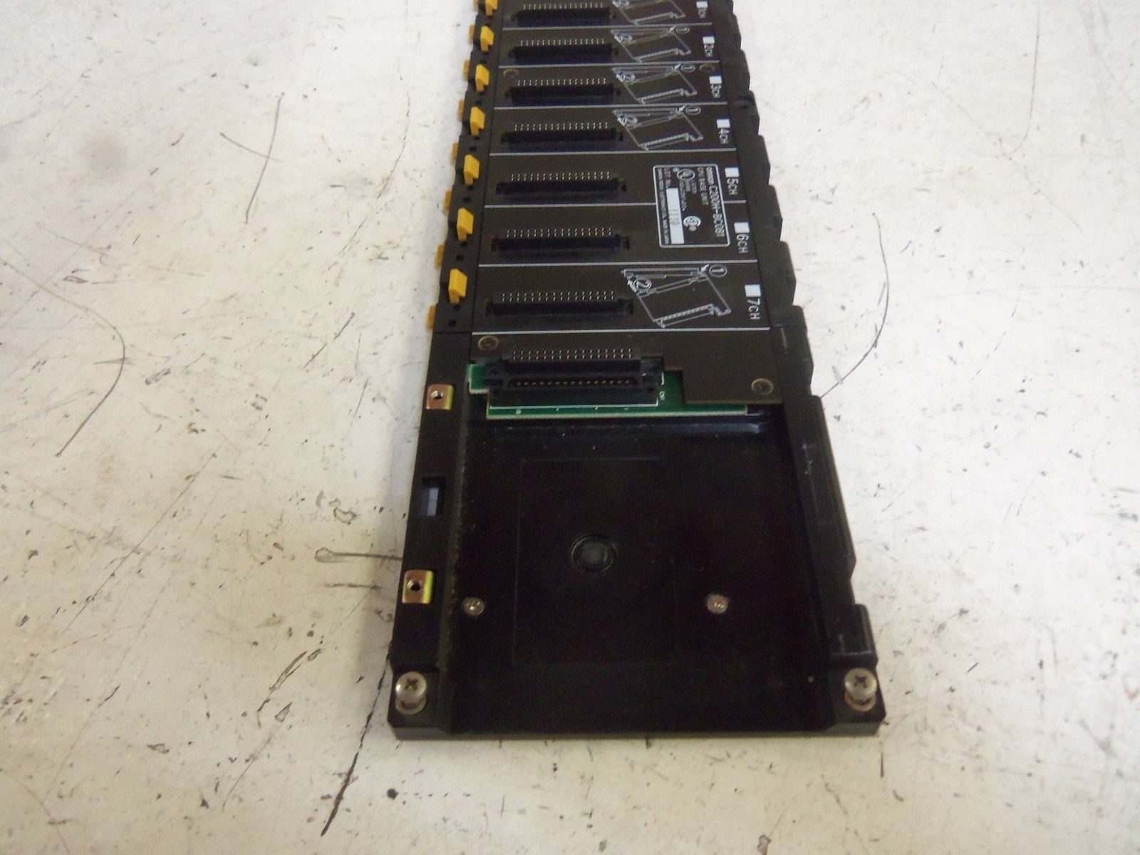OMRON C200H-BC081 RACK 8SLOT CPU BASE UNIT *USED*
