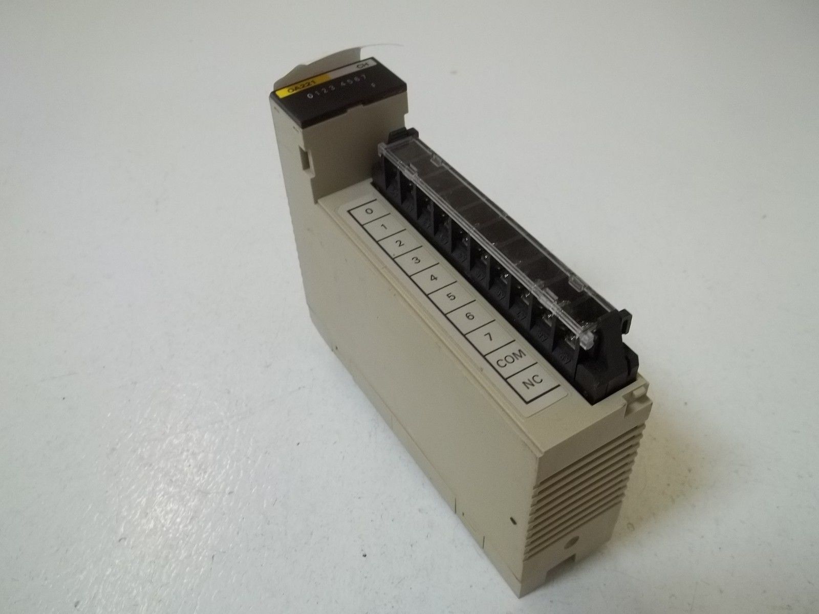 OMRON C200H-OA221 OUTPUT UNIT *USED*