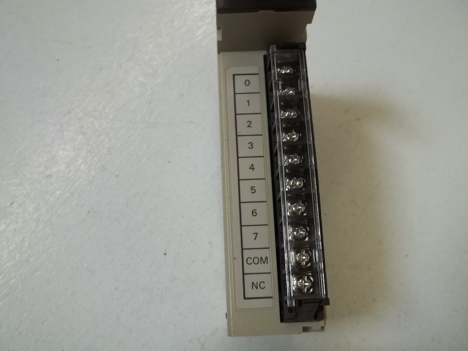 OMRON C200H-OA221 OUTPUT UNIT *USED*