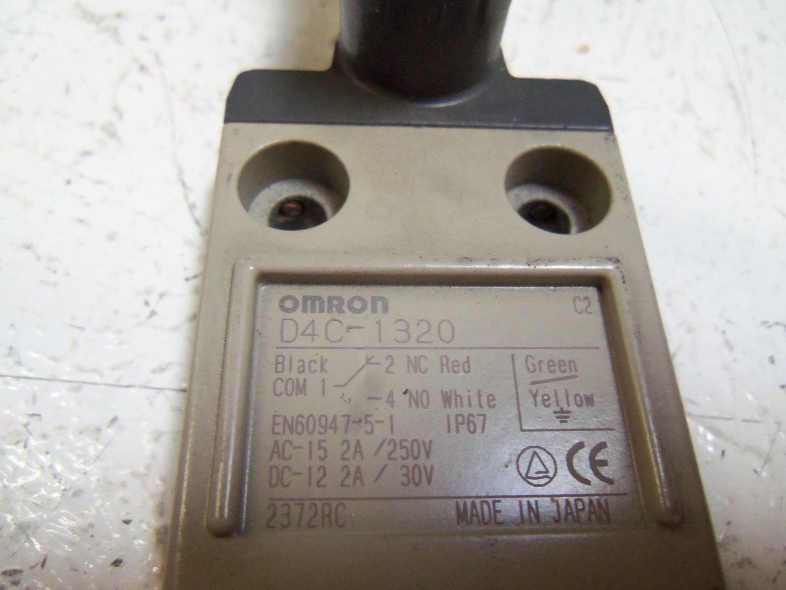 OMRON D4C -1320 LIMIT SWITCH UNMP