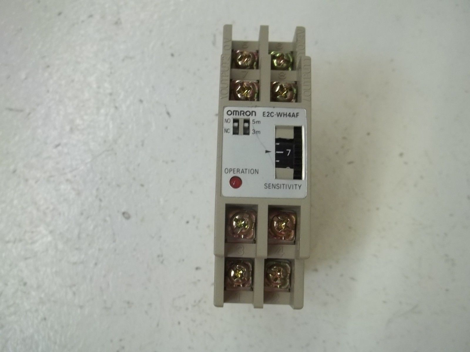 OMRON E2C-WH4AF PROXIMITY SWITCH AMPLIFIER UNIT NSMP