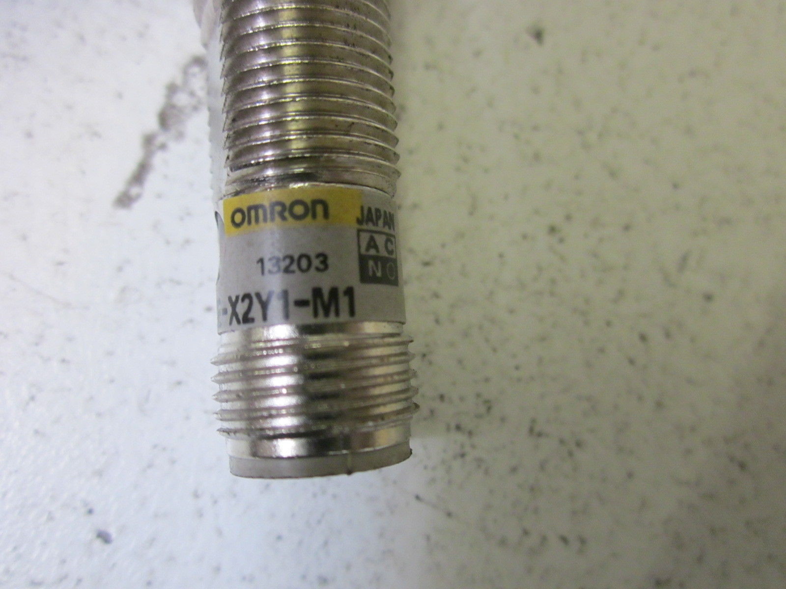 OMRON E2E-X2Y1-M1 UNMP