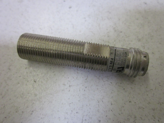 OMRON E2E-X2Y1-M4 *USED*