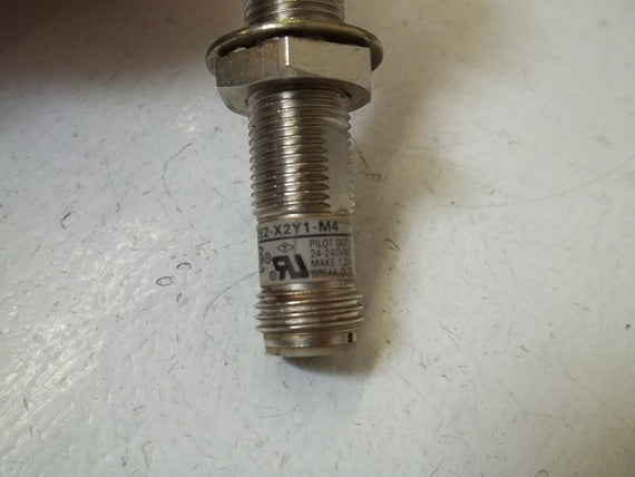 OMRON E2E2-X2Y1-M4 PROXIMITY SENSOR *USED*