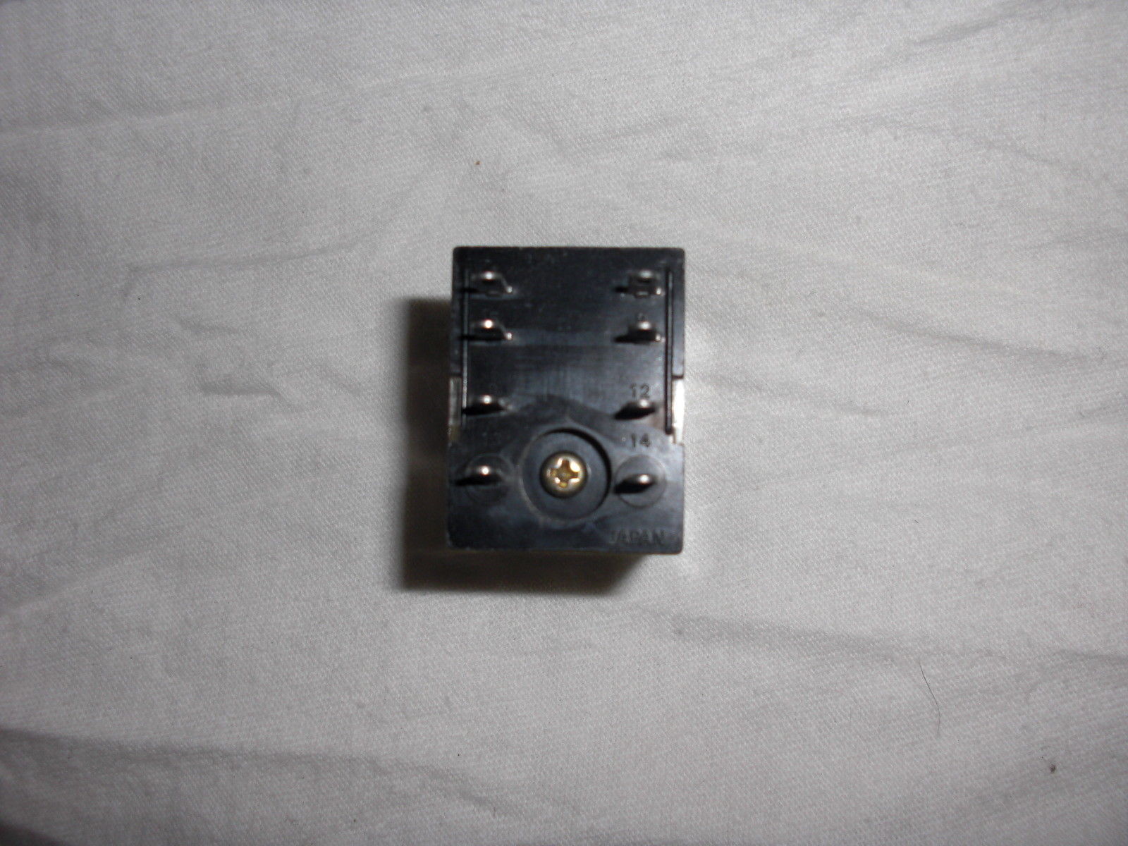 OMRON MY2N RELAY 24VDC  UNMP