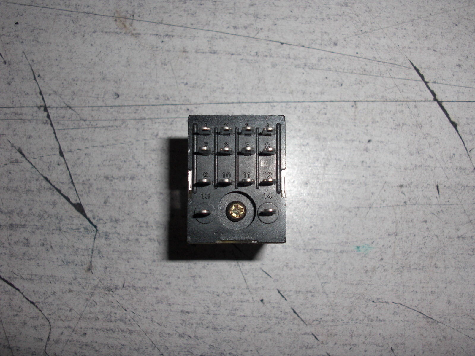 OMRON MY4 RELAY 12VDC  UNMP