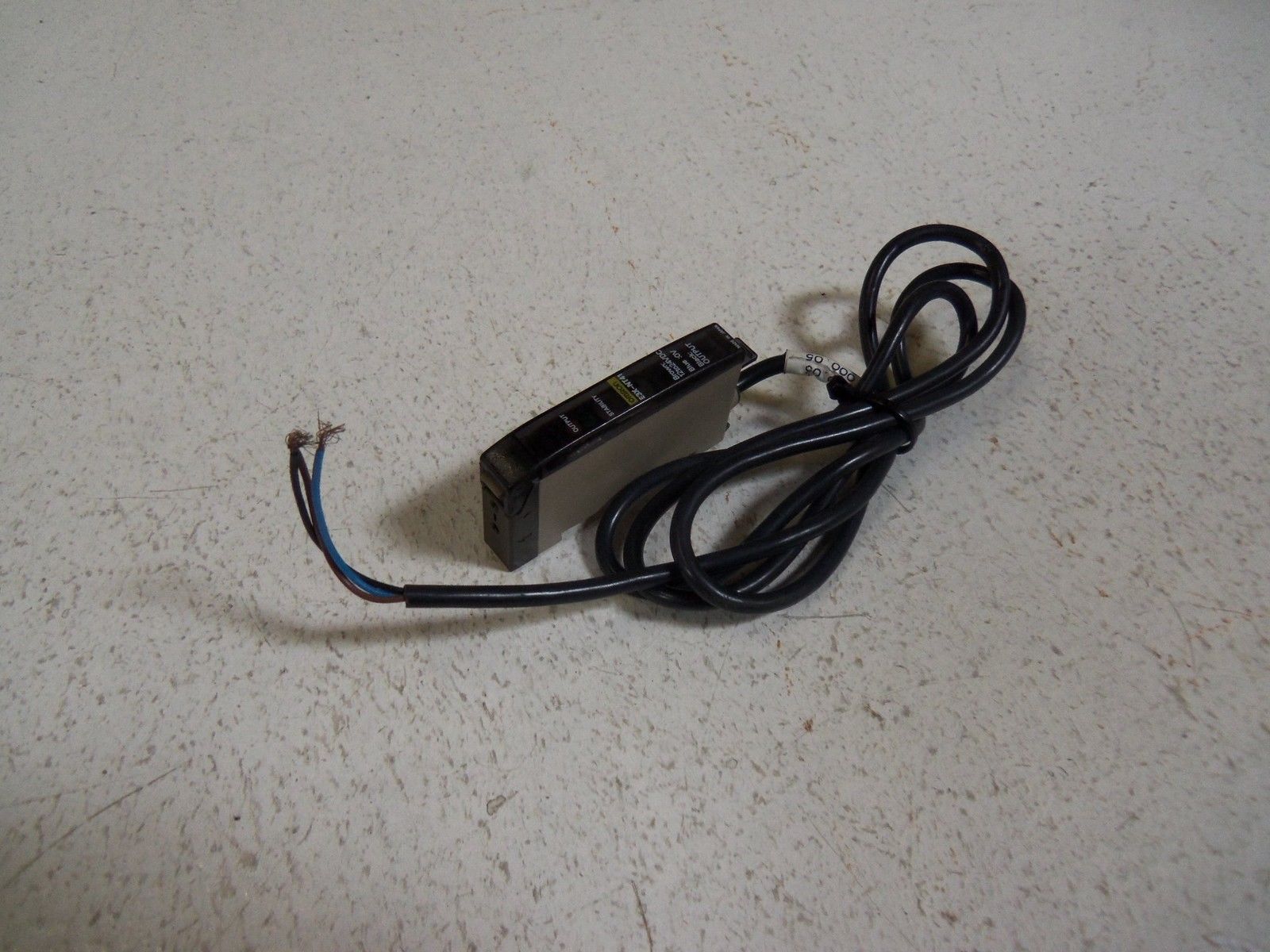 OMRON PHOTO ELECTRIC SENSOR E3X-NT41 UNMP