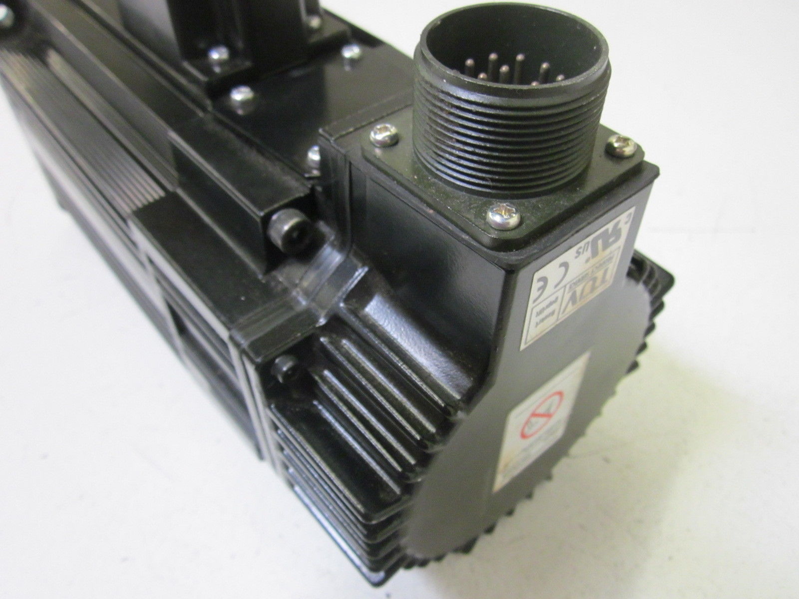 OMRON R88M-W1K5630H-BS2 UNMP