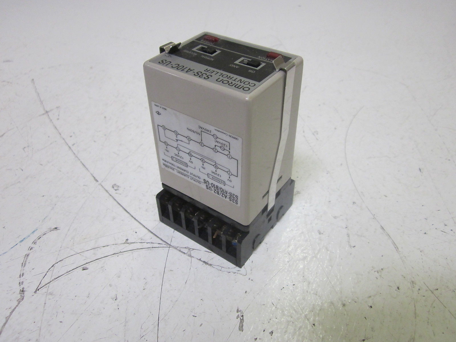 OMRON S3S-A10C-US SENSOR CONTROL 120/240V UNMP