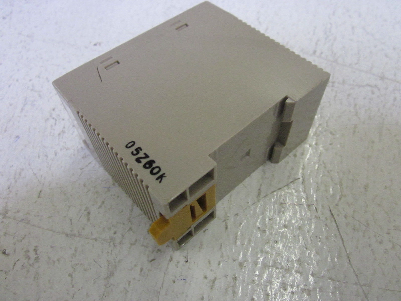 OMRON S82S-0312 POSER SUPPLY 240VAC UNMP