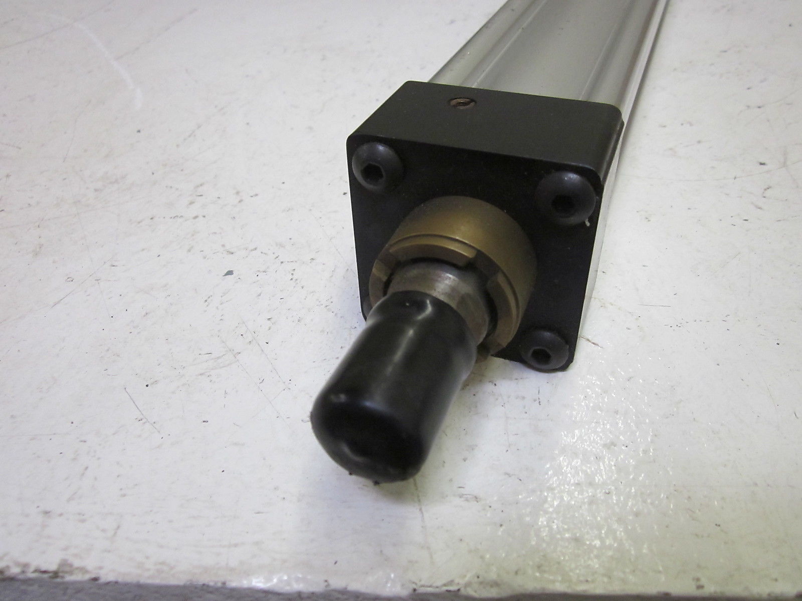 PARKER 02.00 CBC2MLUS38AC 18.00 CYLINDER 250PSI UNMP