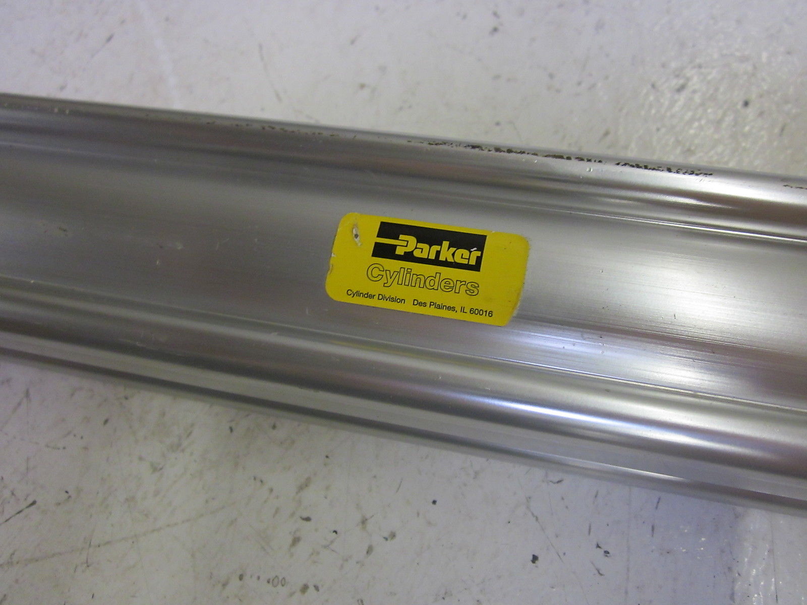 PARKER 02.00 CBC2MLUS38AC 18.00 CYLINDER 250PSI UNMP