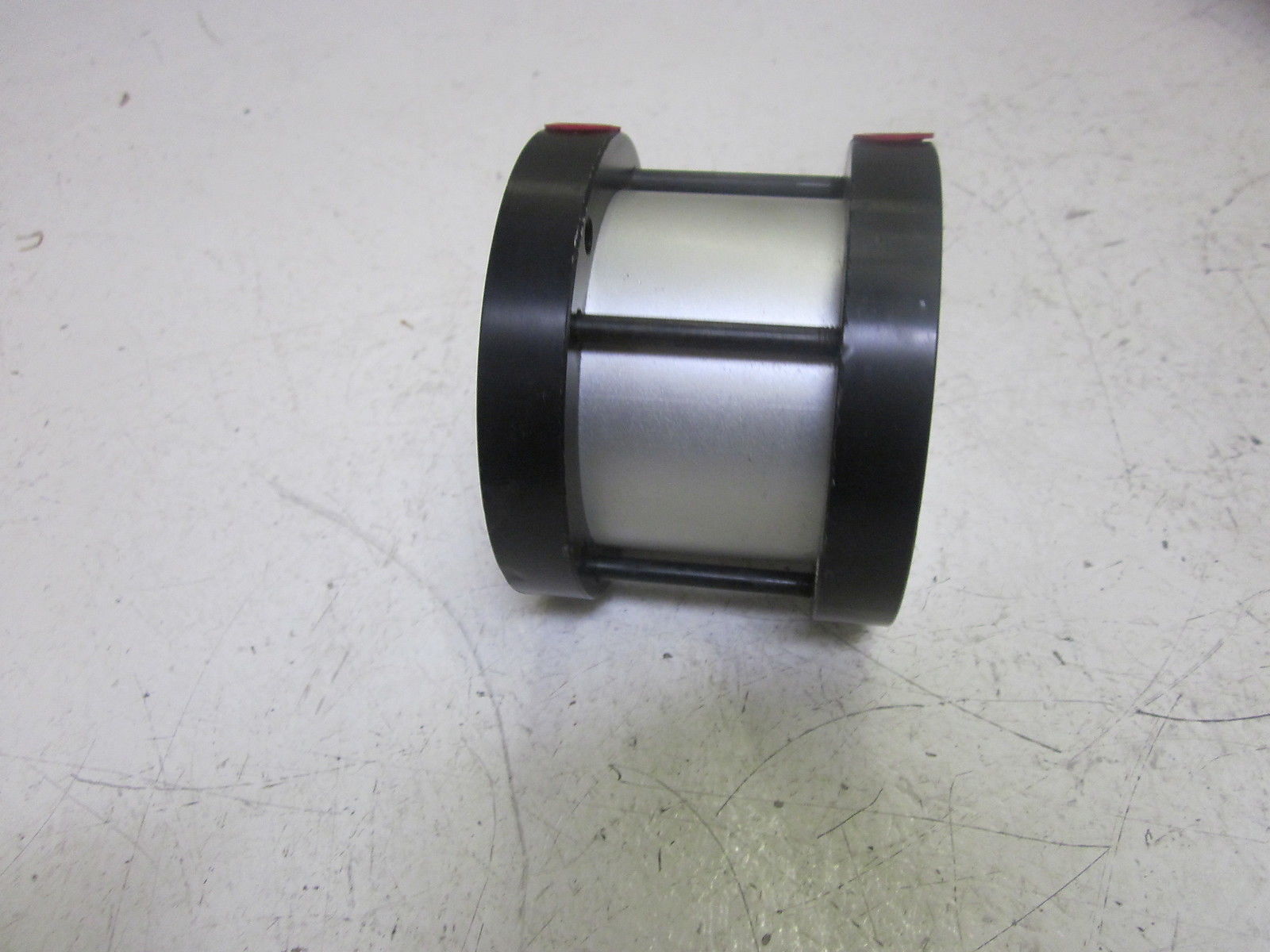 PARKER 03.00 4RLPH9/2.000 CYLINDER 250PSI UNMP