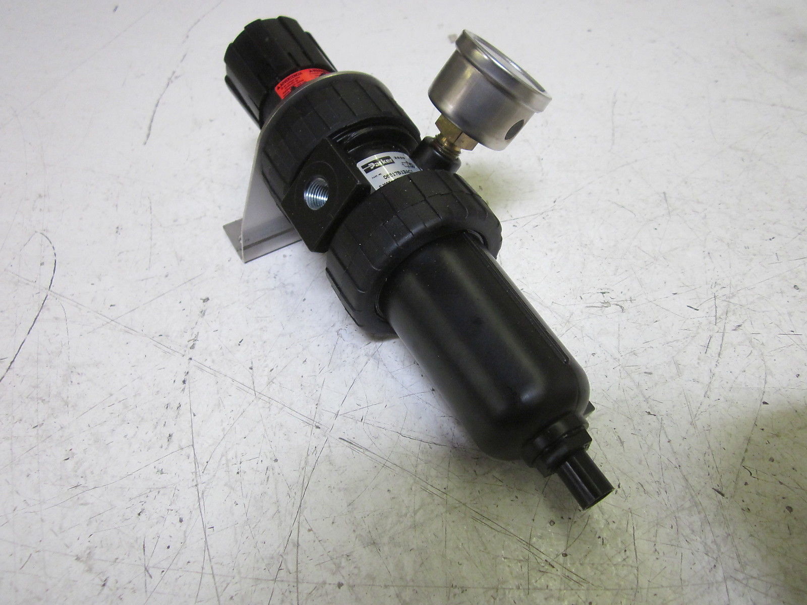 PARKER 06E17B13AC1 FILTER/REGULATOR W/ 0-10 BAR GAUGE  UNMP