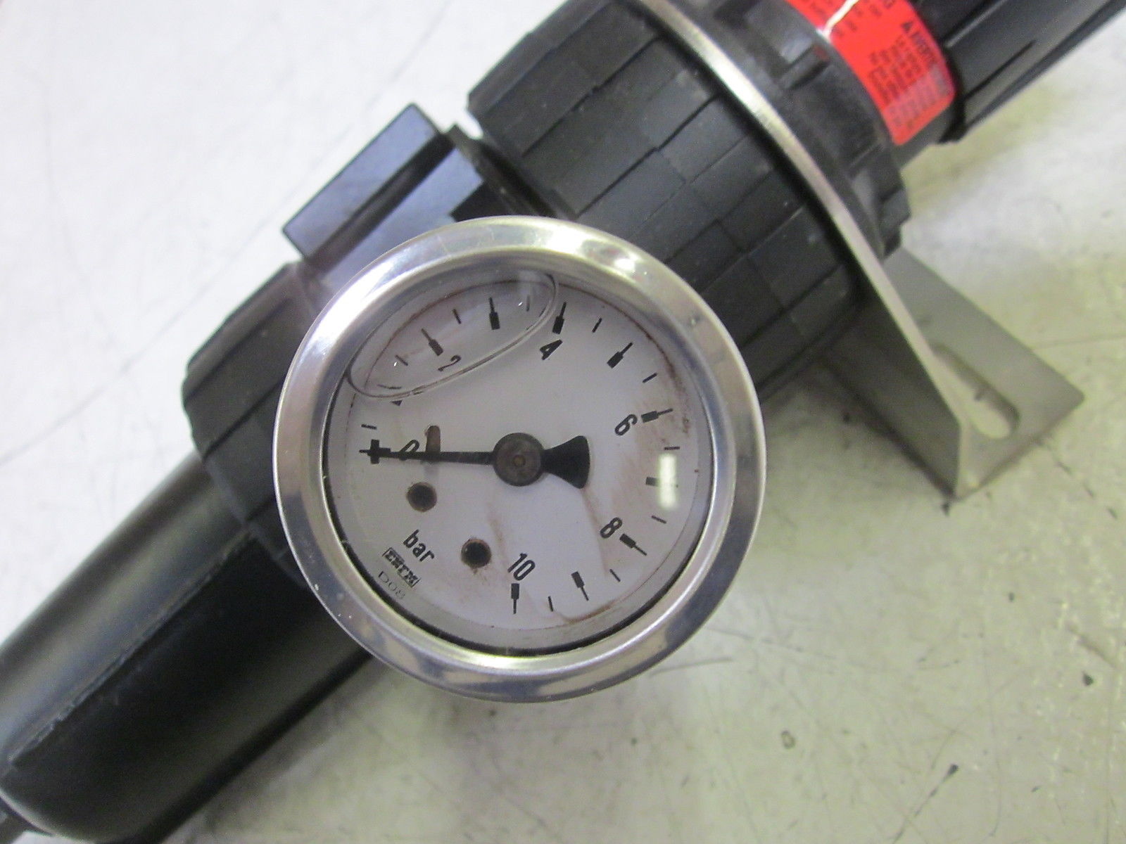 PARKER 06E17B13AC1 FILTER/REGULATOR W/ 0-10 BAR GAUGE  UNMP