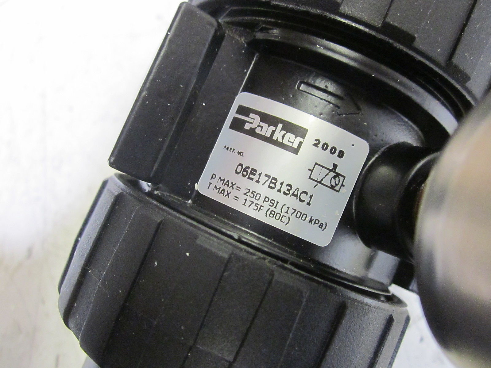 PARKER 06E17B13AC1 FILTER/REGULATOR W/ 0-10 BAR GAUGE  UNMP