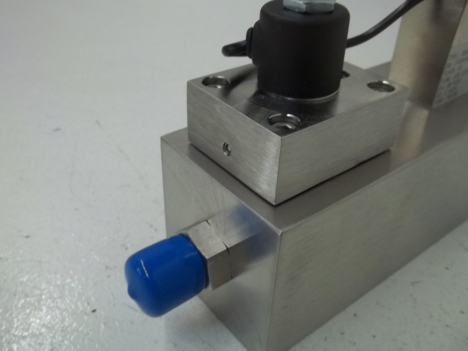 PARKER 203AFKASBDED MASS FLOWMETER/FLOW CONTROLLER NSMP