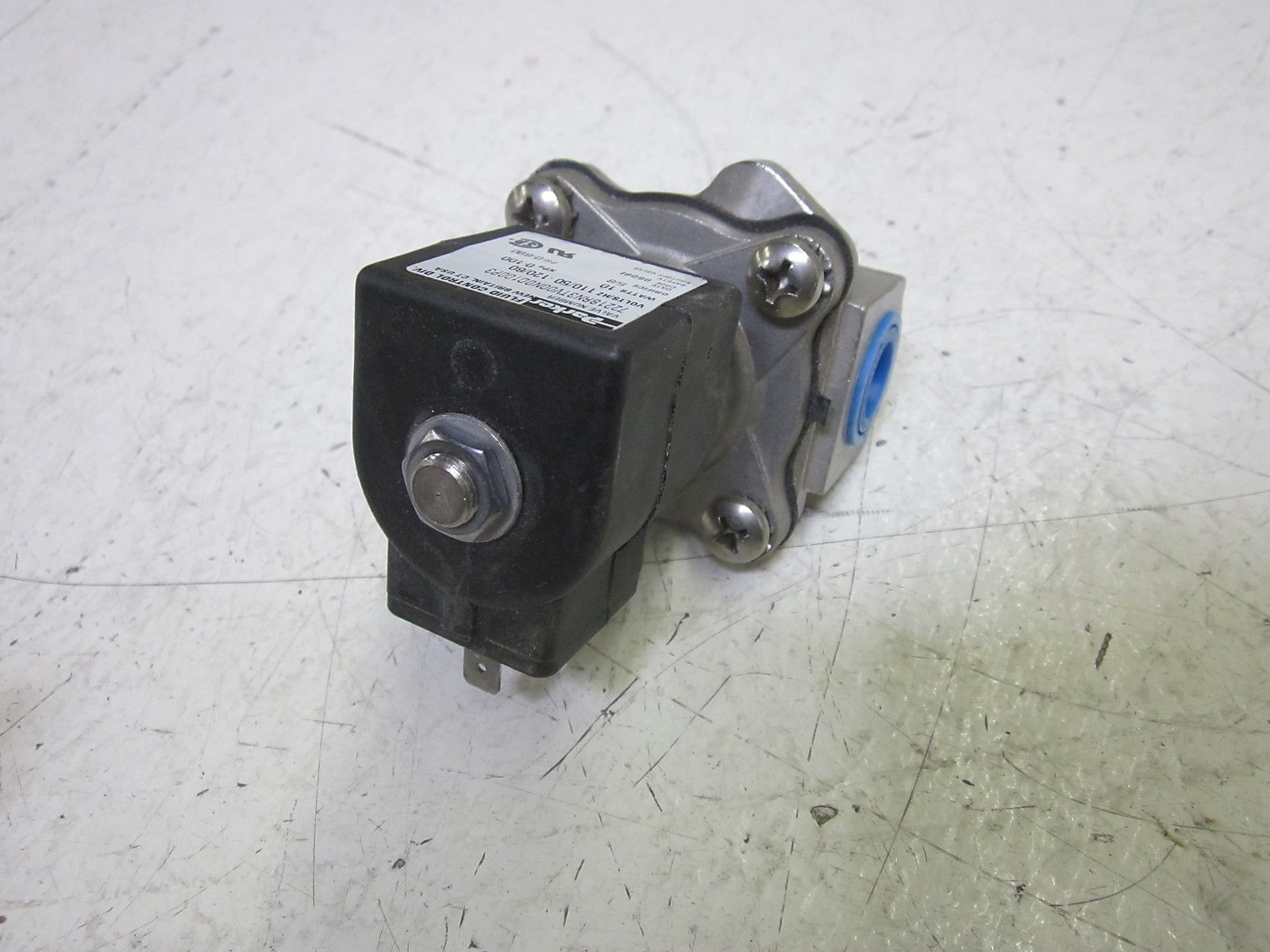 PARKER 72218RN3TV00N0D100P3 VALVE 110/120V UNMP