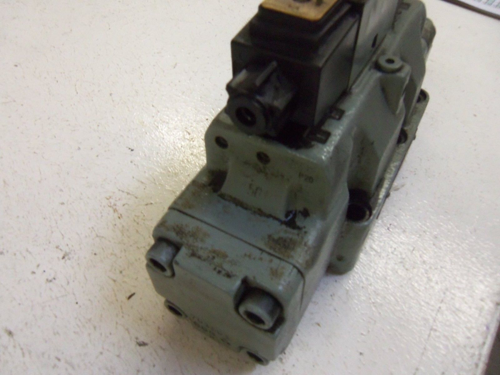 PARKER 81VW3C2NYPF5 VALVE UNMP