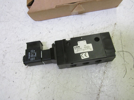 PARKER B511ACB5302C SOLENOID VALVE 120V 150PSI *NEW IN BOX*