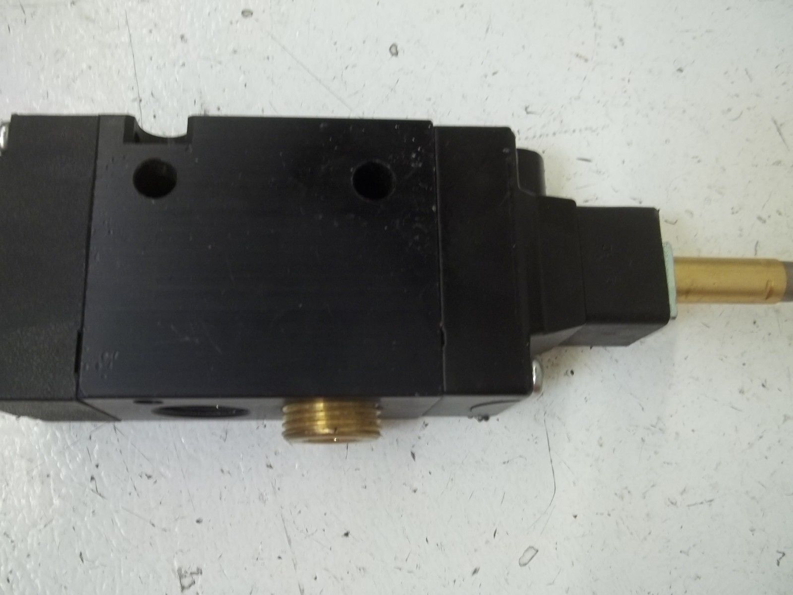 PARKER B5G2ACH53C PNEUMATIC VALVE UNMP
