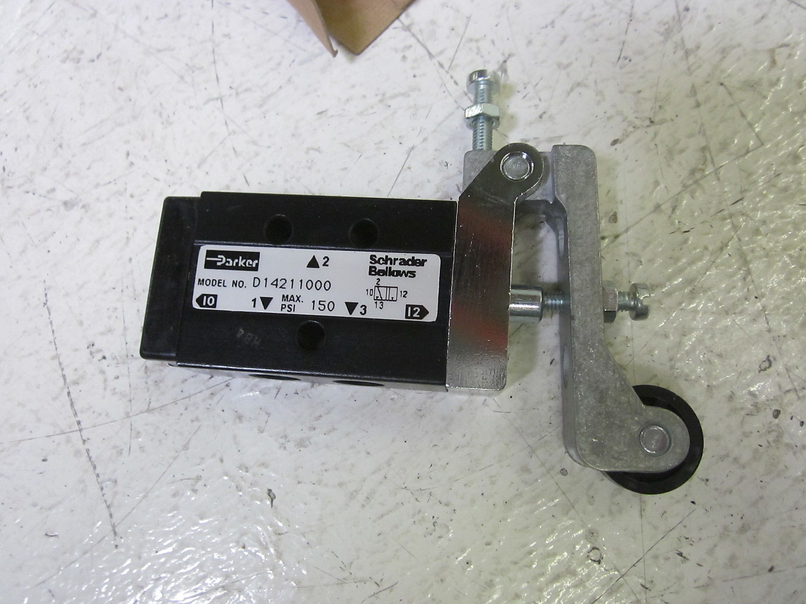 PARKER D14211000 SPOOL VALVE 3-WAY 2-POSITION NSMP