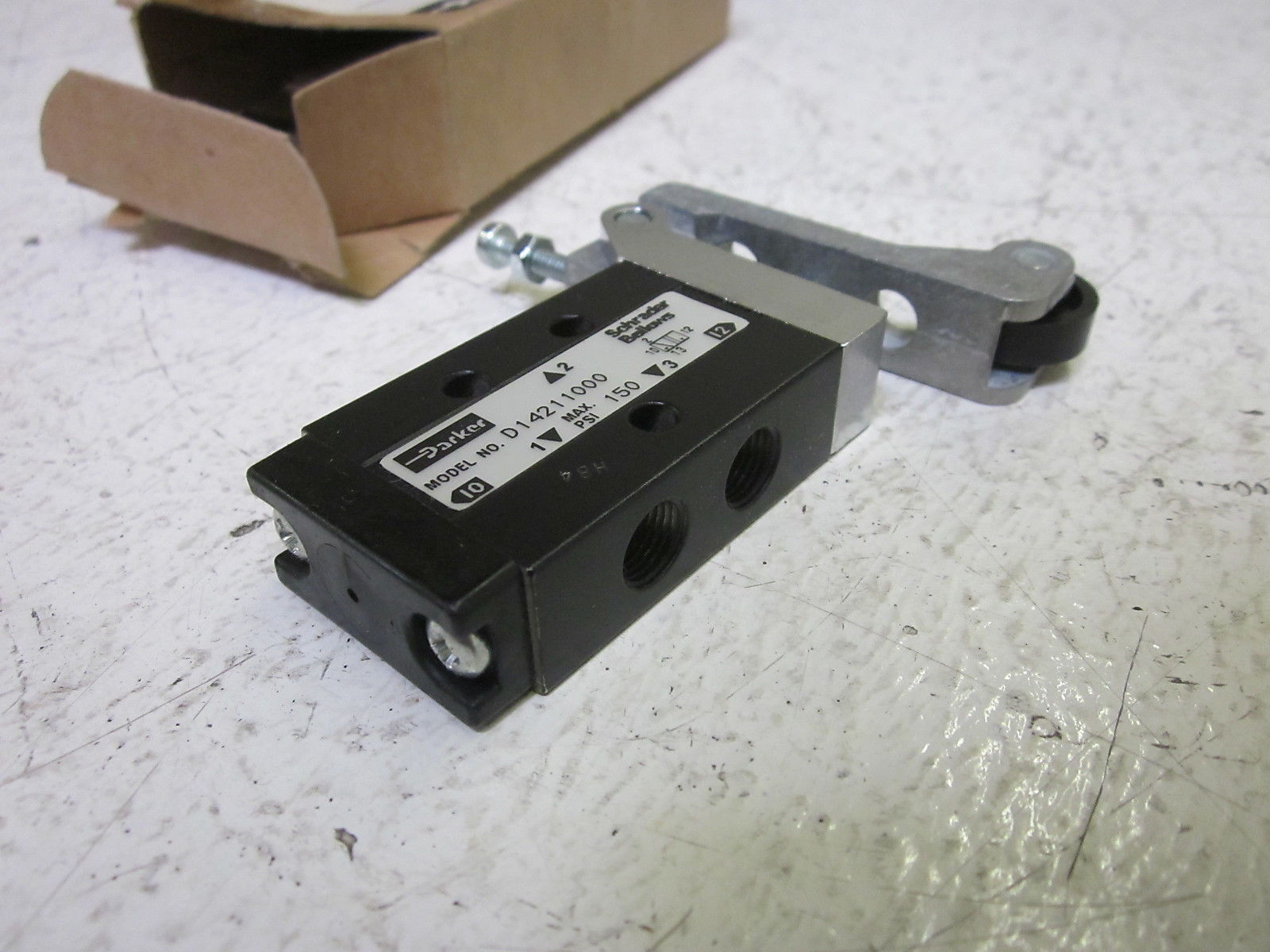 PARKER D14211000 SPOOL VALVE 3-WAY 2-POSITION NSMP
