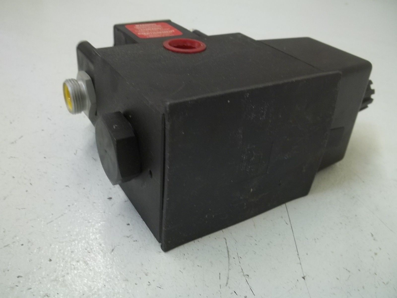 PARKER D3W20BNYC4 HYDRAULIC VALVE NSNP