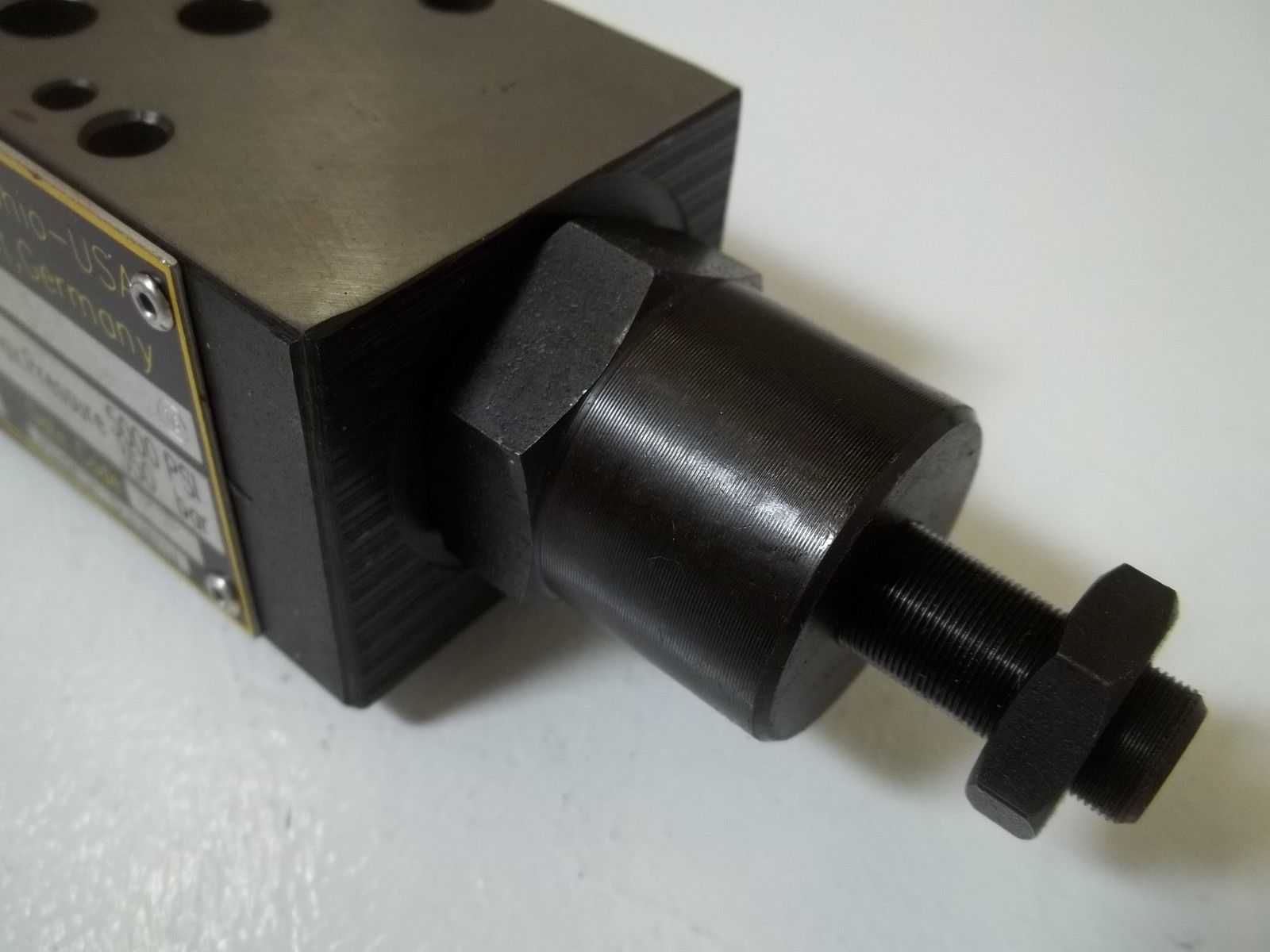 PARKER FM2DDDSV55 HYDRAULIC VALVE UNMP
