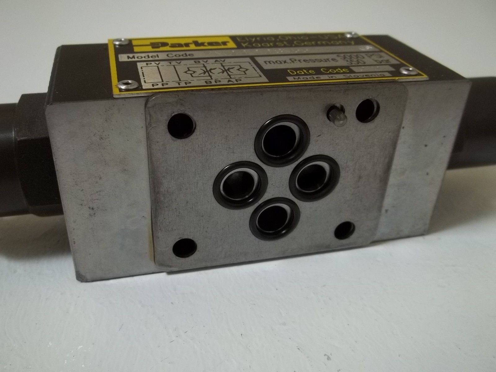 PARKER FM2DDDSV55 HYDRAULIC VALVE UNMP
