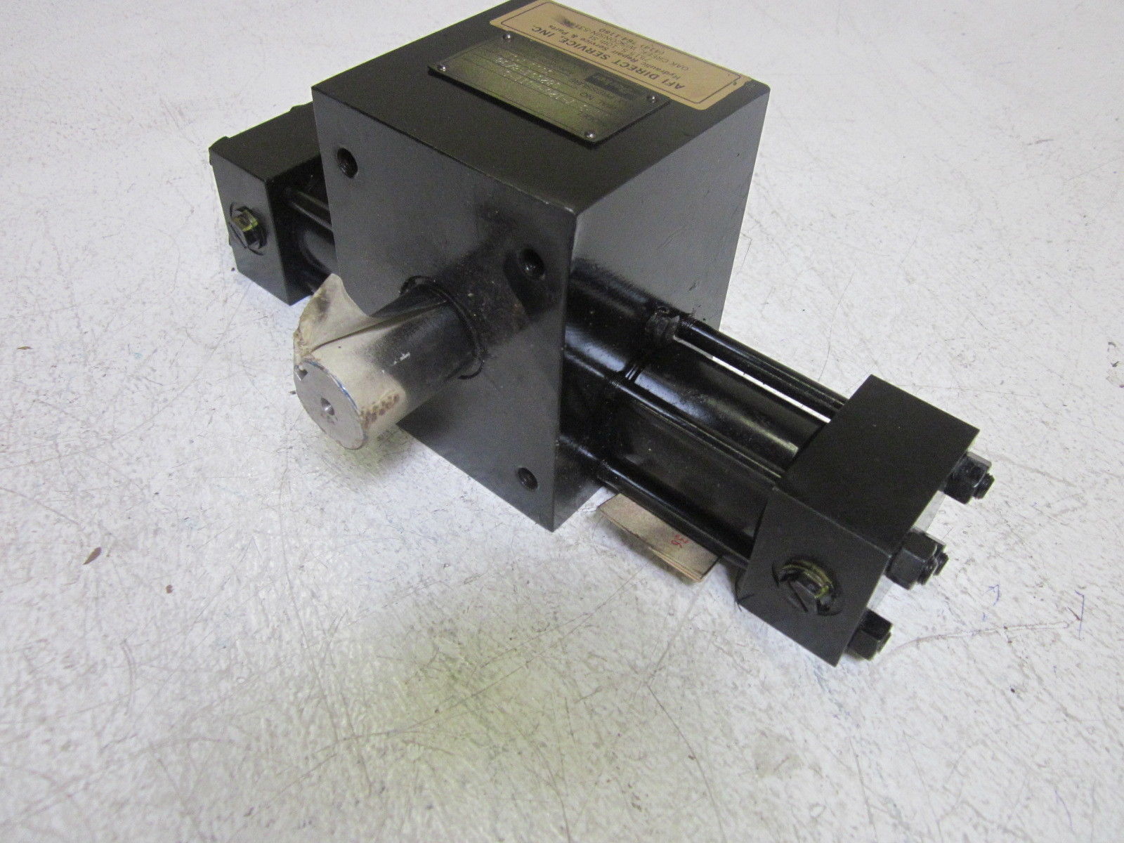 PARKER HTR3-7-120-AB11-0 3000PSI UNMP