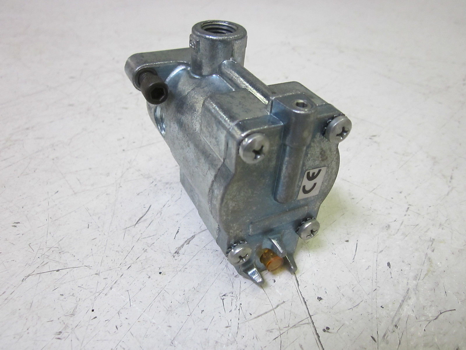 PARKER K175704553 VALVE 110/120VUNMP