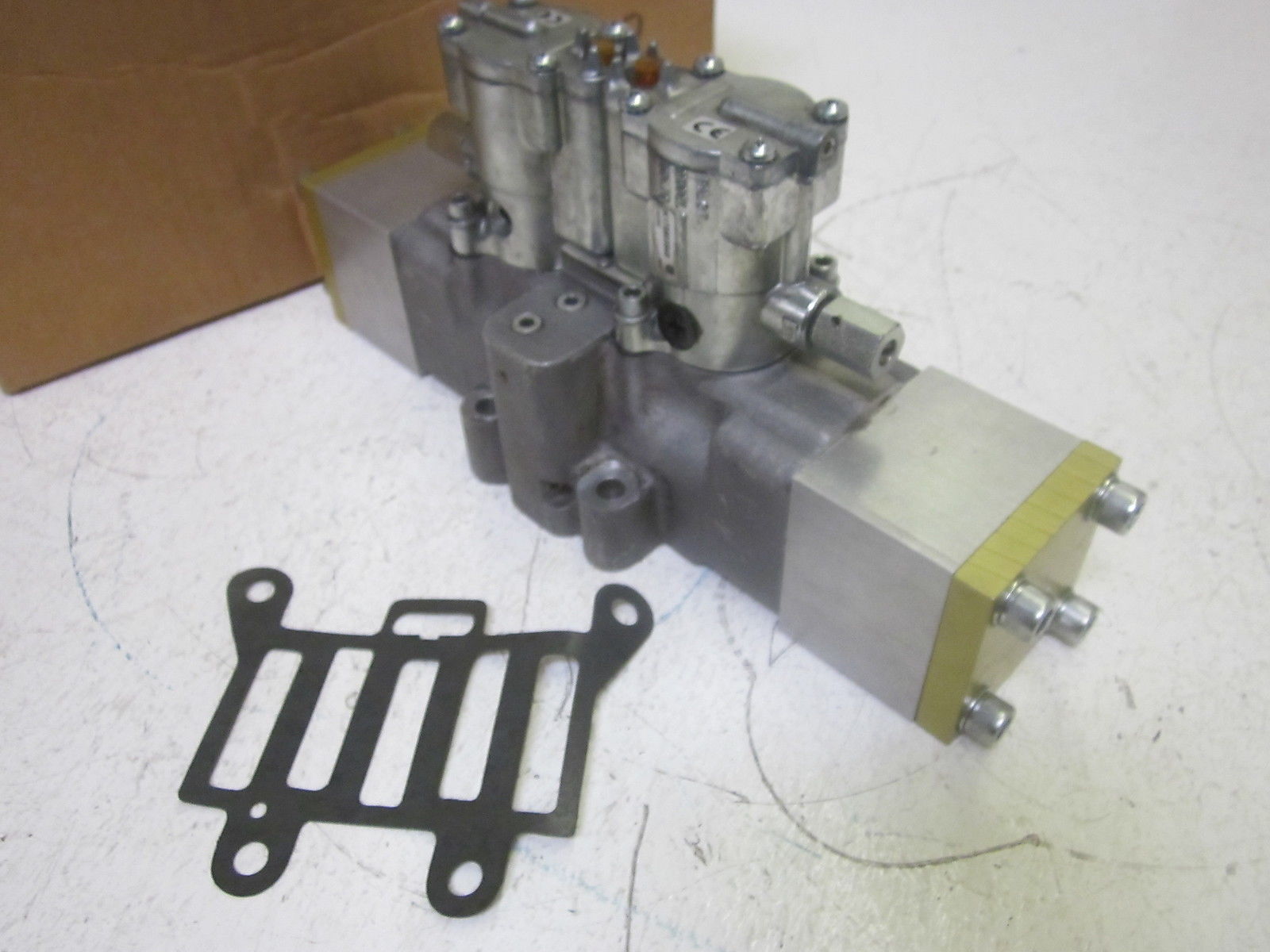 PARKER L6658922149 VALVE  UNMP