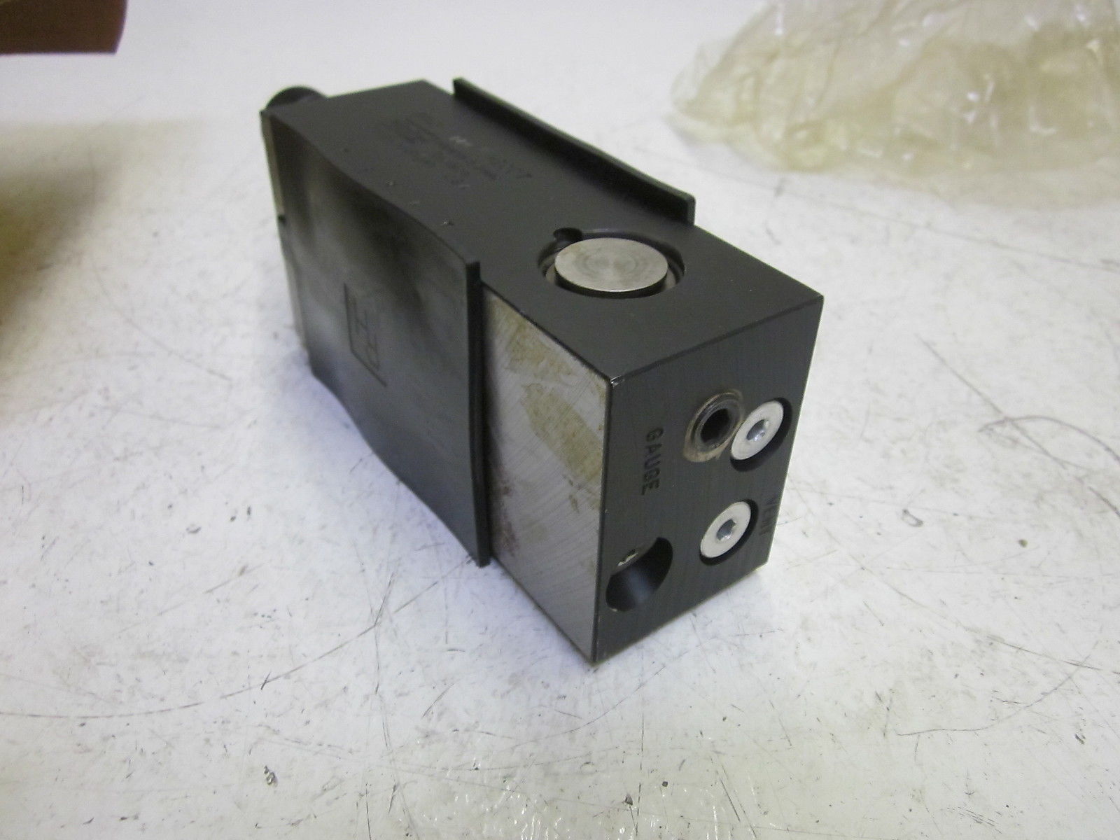 PARKER PRM3PAM20 FLOW CONTROL VALVE  UNMP