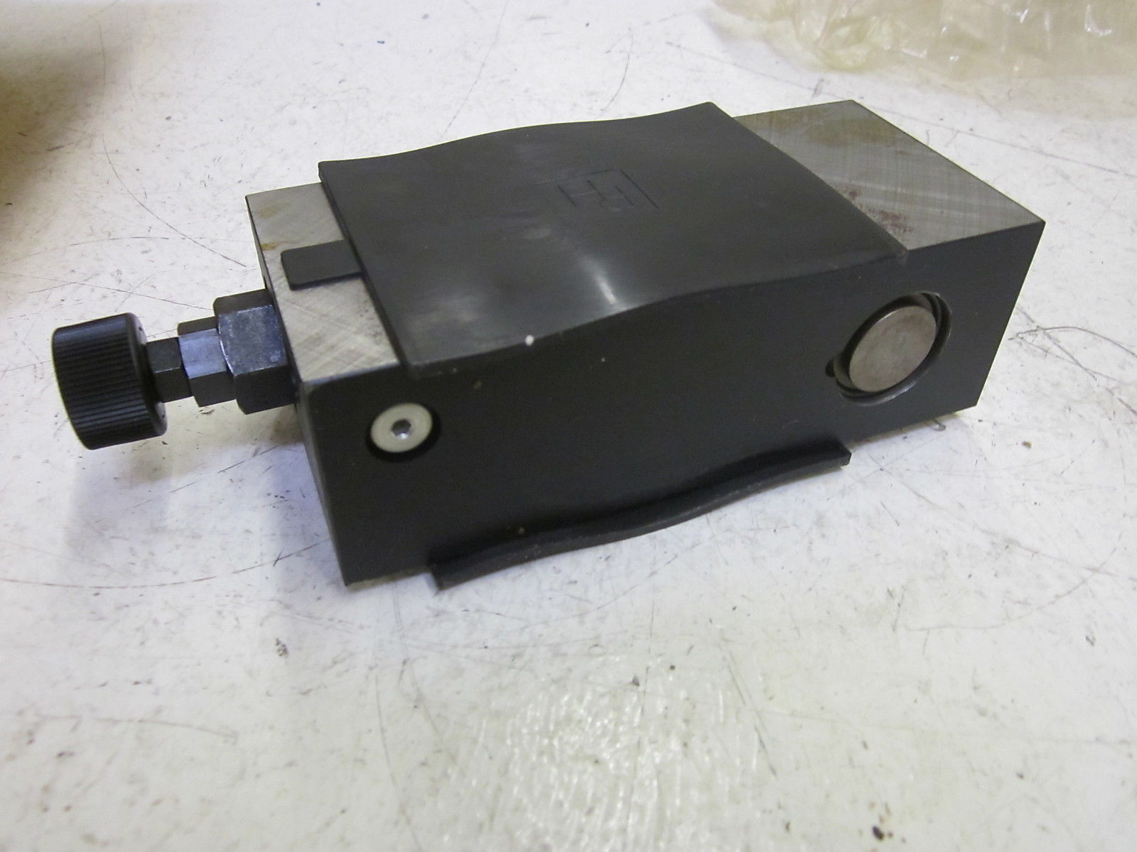 PARKER PRM3PAM20 FLOW CONTROL VALVE  UNMP