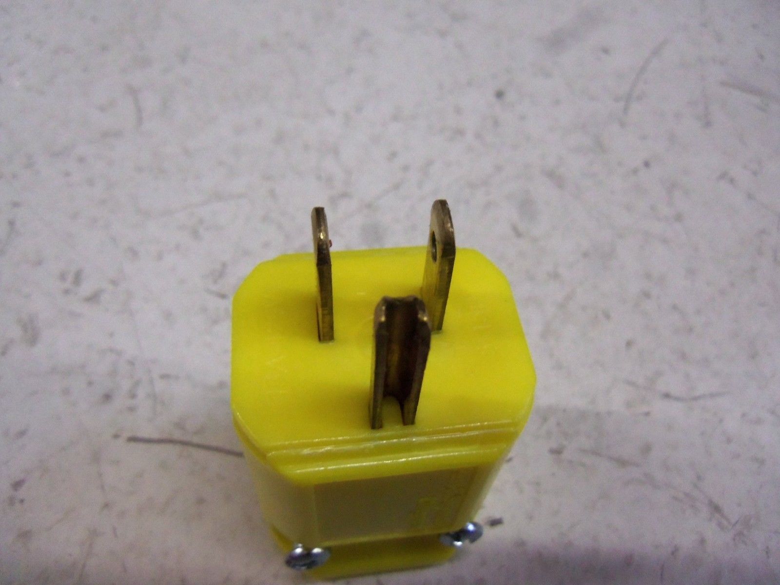 PASS & SEYMOUR PS5965-Y PLUG NSMP