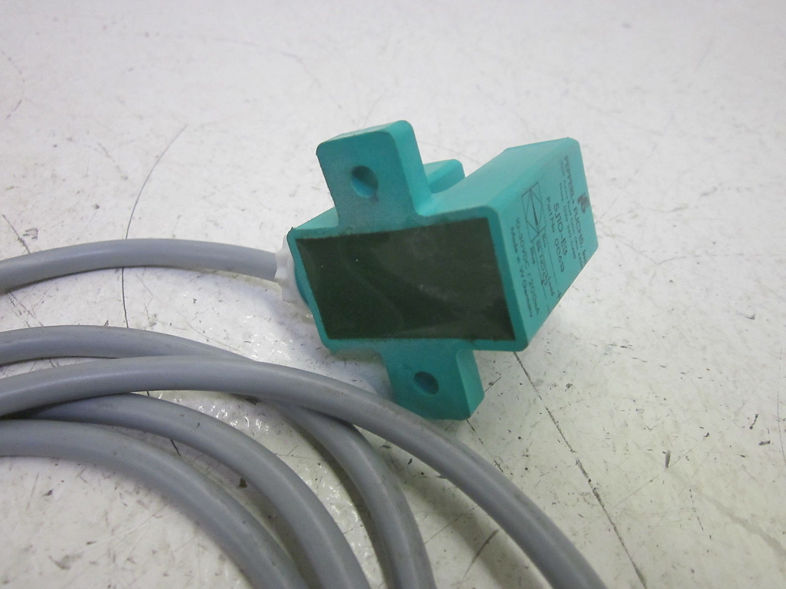 PEPPERL+FUCHS SJ10-E3 INDUCTIVE SLOT PROXIMITY SENSOR UNMP