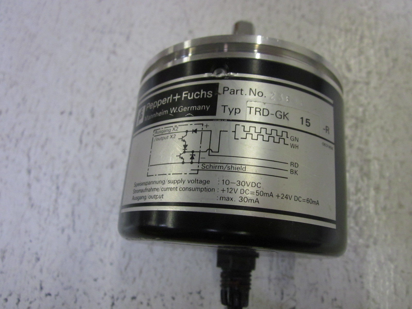 PEPPERL+FUCHS  TRD-GK 15-R INCREMENTAL ENCODER UNMP