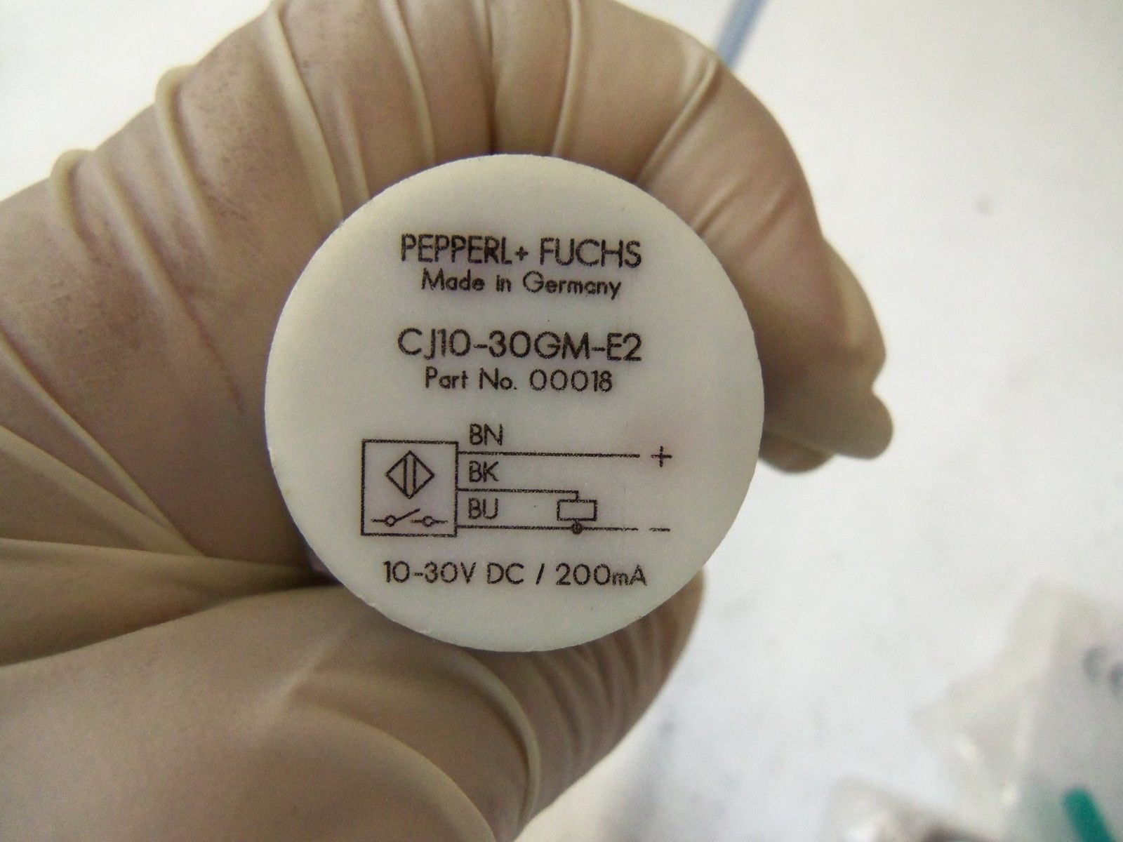 PEPPERL+FUCHS CJ10-30GM-E2 PROXIMITY SENSOR *USED*