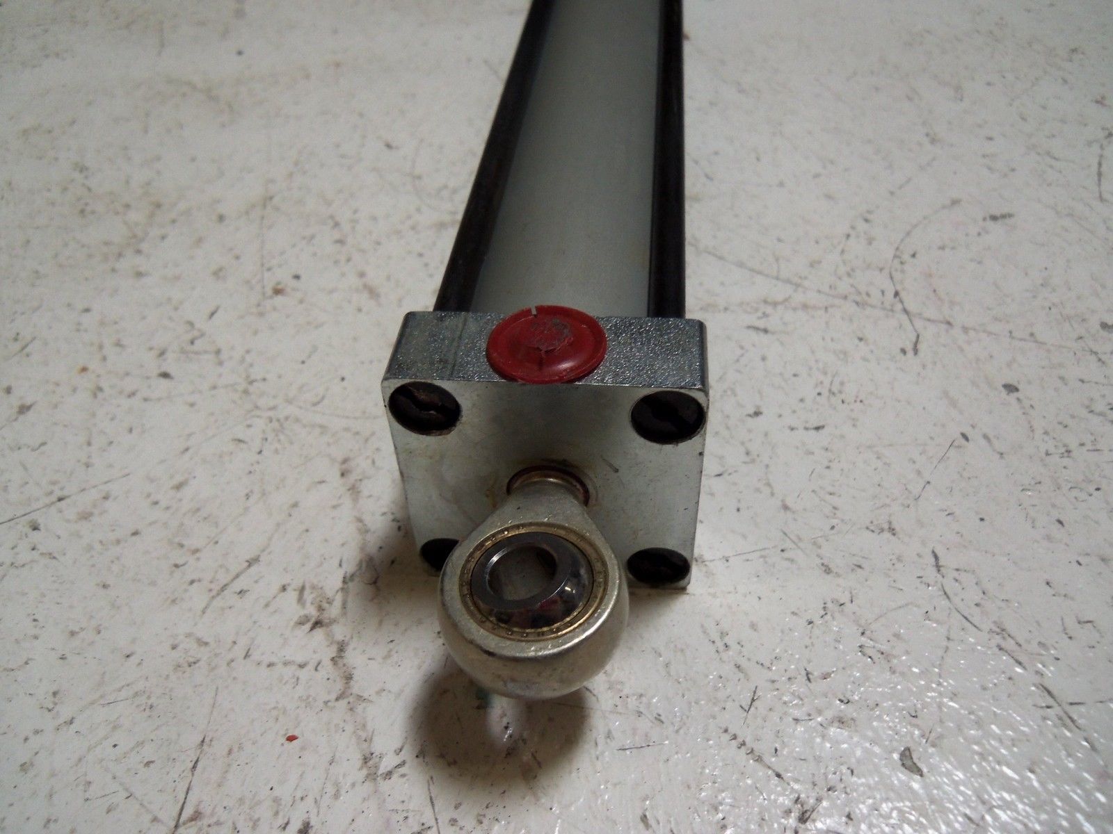 PHD ML-22995 PNEUMATIC AIR CYLINDER UNMP