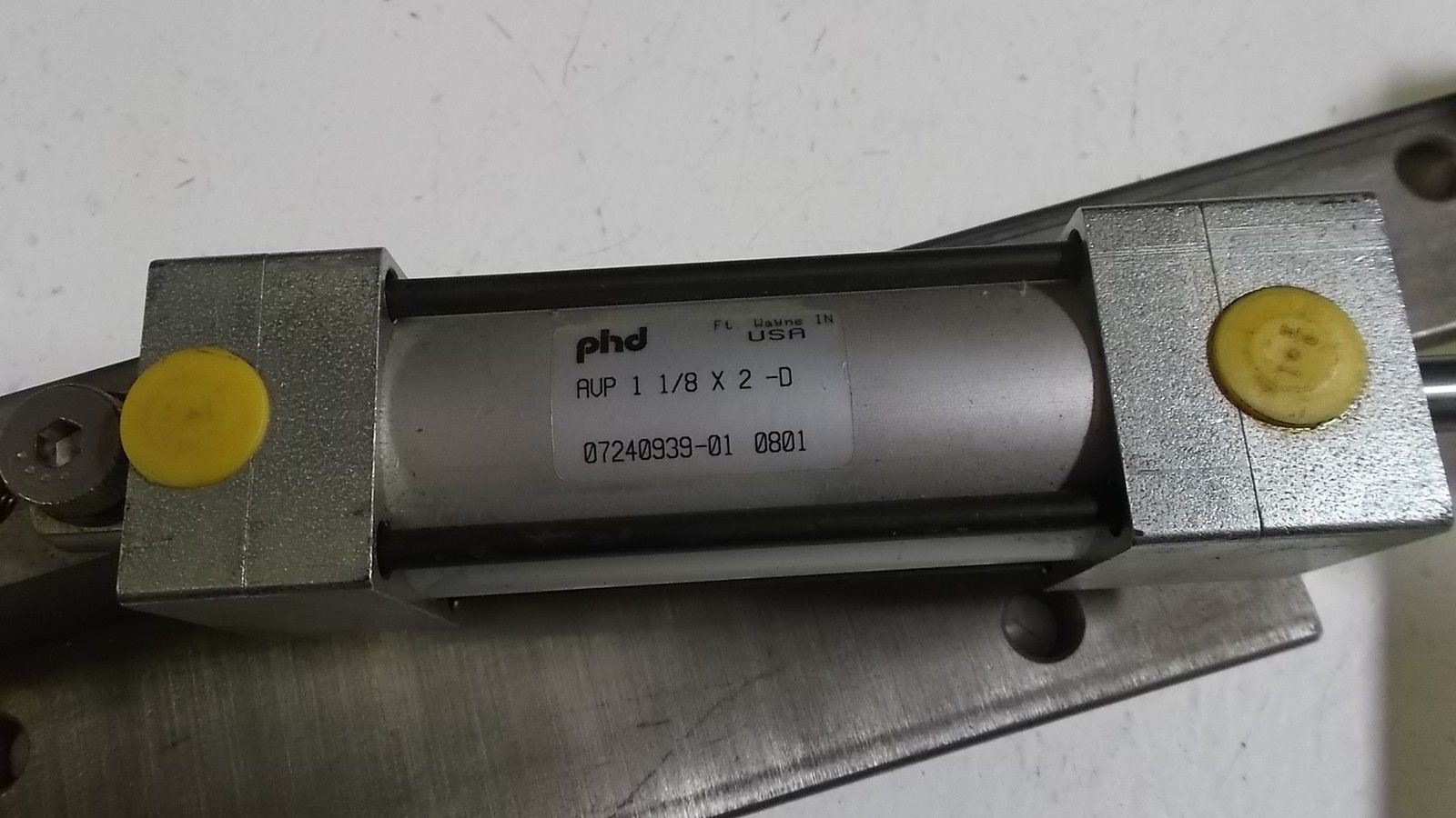 PHD PNEUMATIC CYLINDER AVP 1 1/8 X 2-D (AS PICTURED) UNMP
