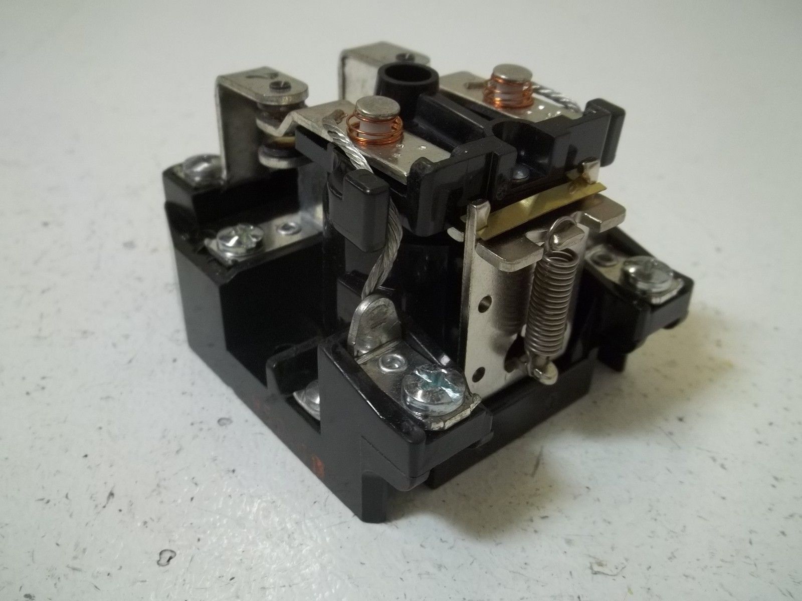 PHILIPS ECG RLY1242 RELAY 30AMPS COIL 12 VAC NSMP